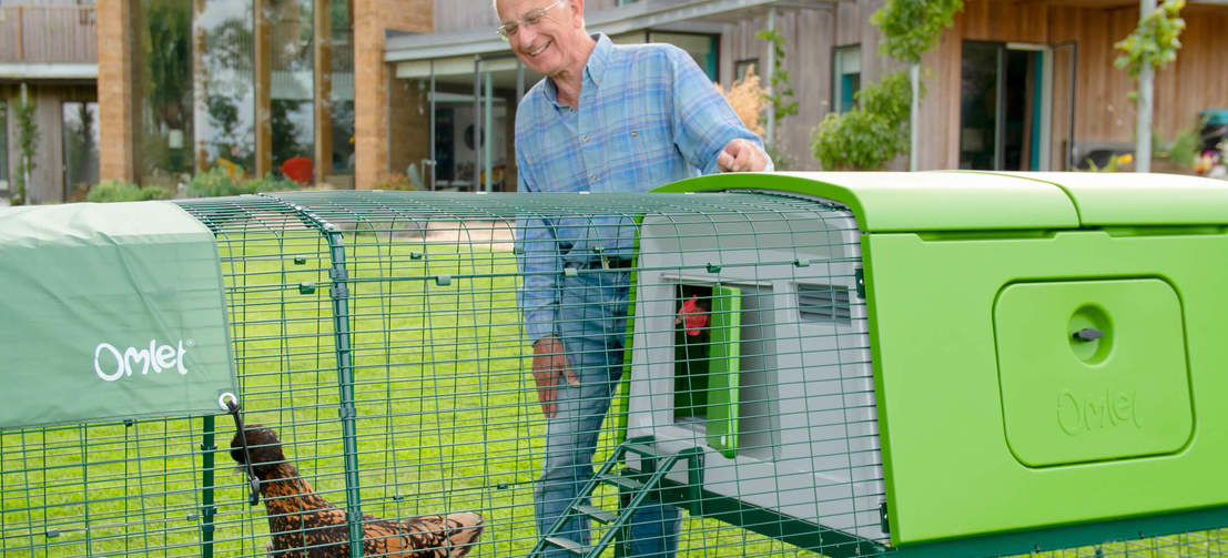 Let your chickens out in the morning or secure them at night using the intuitive door handle that locks the coop door in position. Let your chickens out in the morning or secure them at night using the intuitive door handle that locks the coop door in position.