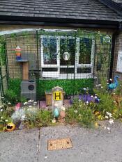 A beautifully decorated catio.