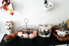 Omlet grey egg skelter with eggs