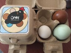 Omlet egg box and eggs