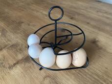 Very nice display that allows you to take the eggs in order!