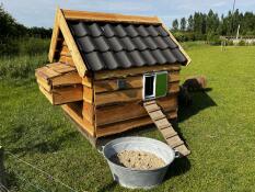 The Omlet door nicely built into my self-built chicken villa :-)