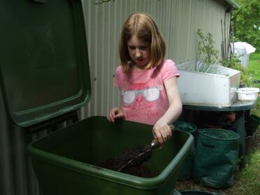 Compostgirl helps to set up the Hungry Bin