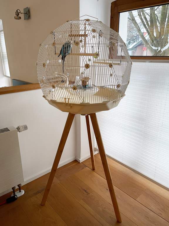 floor standing bird cages