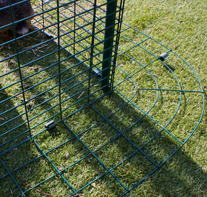 The Outdoor Rabbit Run has a detachable anti-tunnel perimeter to prevent predators from digging in. 